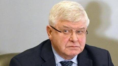 Изплащат допълнителните възнаграждения на медиците, борещи се с COVID-19