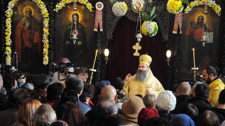 Никулденска литургия отслужи Варненският и великопреславски митрополит Йоан (СНИМКИ)