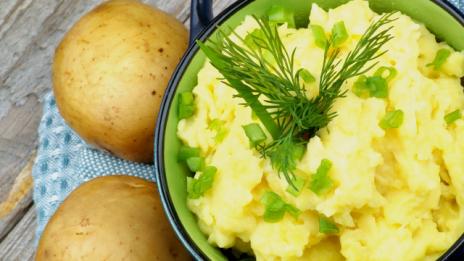 Картофено пюре с див лук и чесън