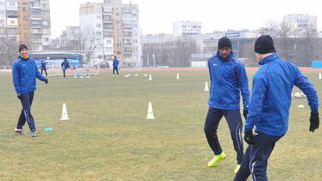 С двуразови тренировки продължават “моряците”