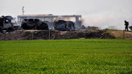 Отцепиха района на автоморга край Варна заради опасност от взрив (СНИМКИ)