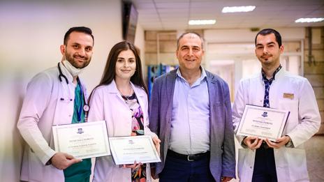 Отличиха млади лекари от Варна за работата им на първа линия