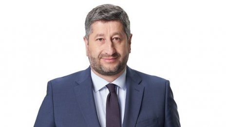 Иванов: Слави лъже! ДБ не е искала парчета от баницата