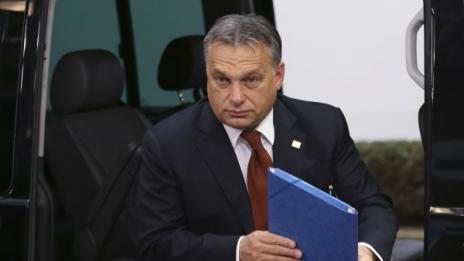 Орбан оттегля проекта за данък върху нета в Унгария
