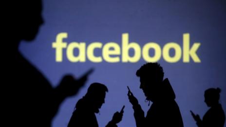 Facebook става мрежа за самотни сърца