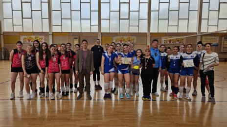 Четвърта гимназия е №1 на волейбол в Ученическа купа Варна 2025
