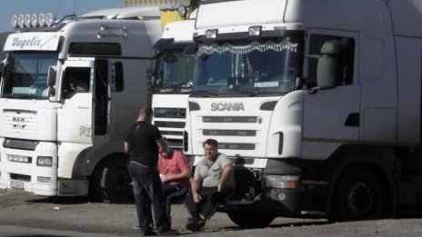 Ограничават камионите по магистралите в почивните дни за 22 септември