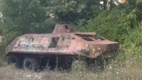 Журналист откри изоставен БТР във Варна ВИДЕО