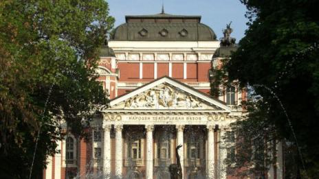 От министерството: Морфов спекулира с Народния театър!