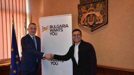 Включват Варна в платформа за българите в чужбина