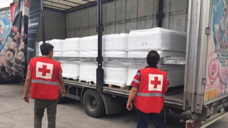22,3 тона минерална вода разтовариха в Скопие