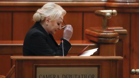 След вот на недоверие: Румънското правителство падна