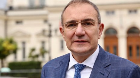 Гуцанов пак обеща: Няма да вдигаме данъците и режем социалните придобивки