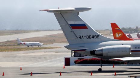 Руски самолети с военни и техника кацнаха във Венецуела  