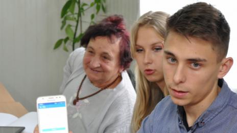 Приключва обучението по киберсигурност за възрастни хора, проведено от студентите на ВСУ