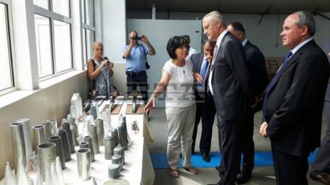 Министър Лукарски откри нова галванична линия във ВМЗ-Сопот