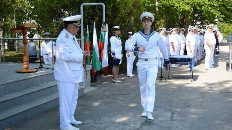 Морското училище във Варна приема повече курсанти