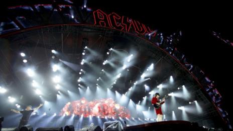Бъдещето на AC/DC под въпрос