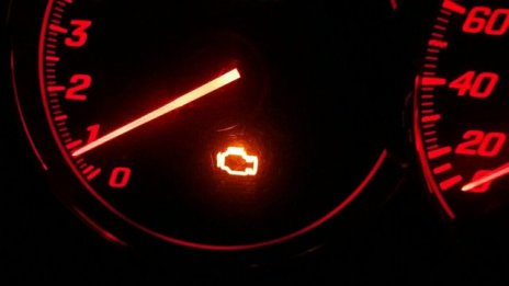 През зимата Check Engine светва честичко. Трябва ли шофьорът да се притеснява?