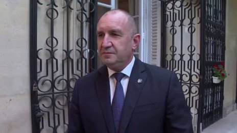 Радев от Париж: Решението за Украйна е в дипломацията, а не във военната помощ