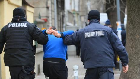 Пишман крадци нападнали жени и...избягали от виковете им