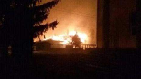 Цистерните в Хитрино вече не горят, водата на пожарникарите кът?