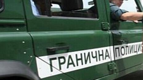 Хванаха 15 нелегални мигранти