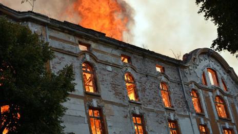 До две години изгорелите тютюневи складове трябва да бъдат възстановени