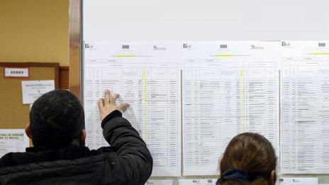 Безработицата у нас намаля до 7,4% през октомври