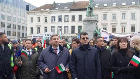 Емил Радев подкрепи протеста на българските превозвачи