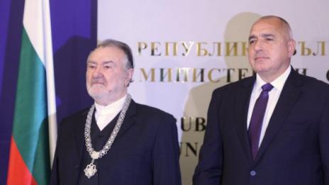 Актьорът Васил Михайлов с приза "Паисий Хилендарски" 