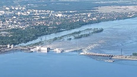 България и Румъния следят заедно за боклуците от взривения язовир