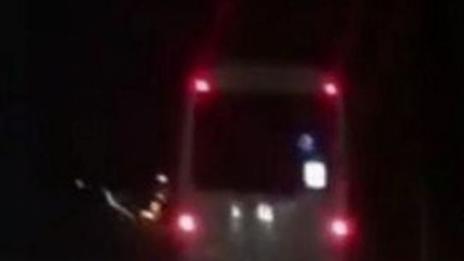 Автобус от градския транспорт хвърчи със 100 км/ч в Пловдив