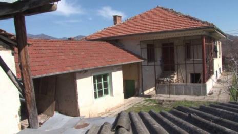 Пациенти от Старосел се оплакват от лекарка, дължи им огромни суми