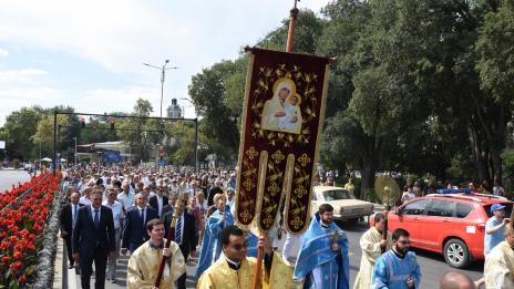 Варна отбеляза своя празник с литургия и литийно шествие (СНИМКИ)