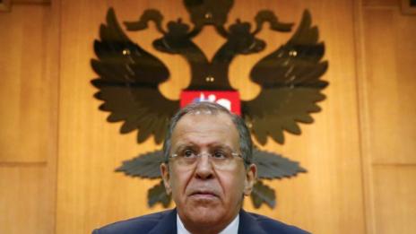 НАТО да си стои в своите граници, размаха пръст Лавров
