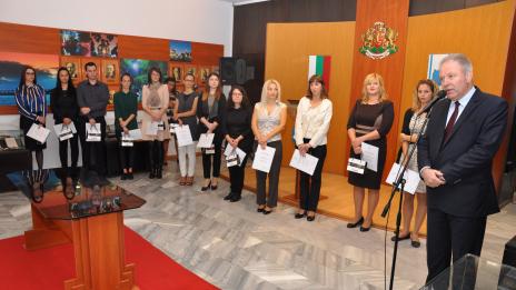 Отличиха 15 млади учители във Варна