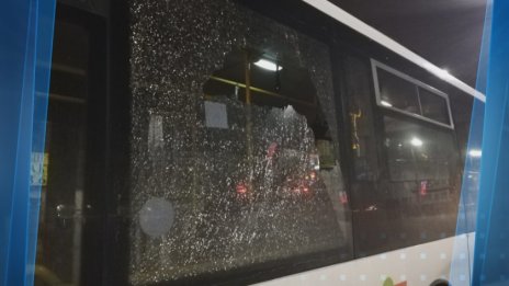 Тийнейджър гърмял с въздушен пистолет по автобуси в Пловдив