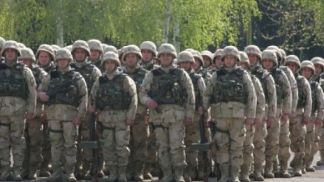 Криза в армията: Търсят се 8100 офицери, сержанти, войници