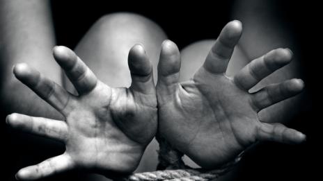Трафикантите на хора с нови методи за примамване на жертви