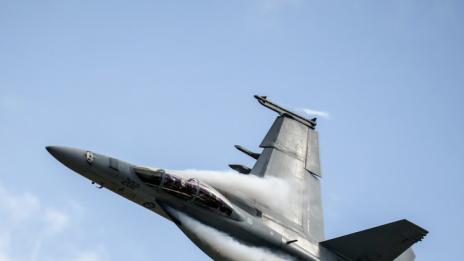 Каракачанов допуска закупуването на изтребители F-18