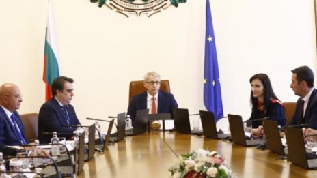 В кабинета "Денков" има двама милионери