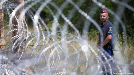 Унгария праща военни на границата