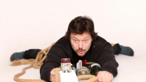 Алкохолът променя гените на съня
