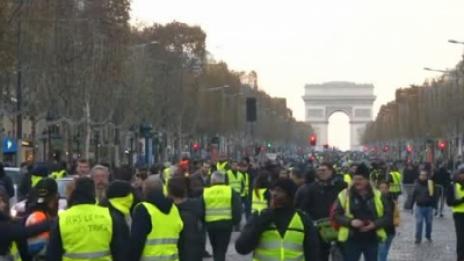 Масовите демонстрации във Франция взеха жертви