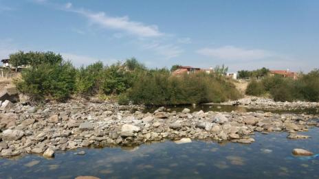 Пожарникари спасиха две деца от удавяне във водите на река Въча