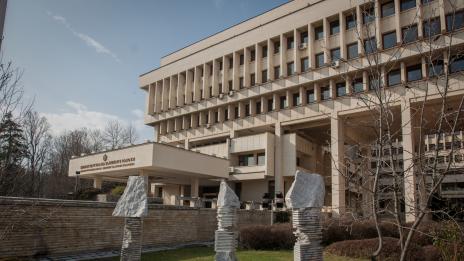 МВнР: Божков и Попов не са напуснали страната със служебни паспорти