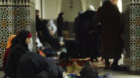 Джамиите в Париж под засилена охрана