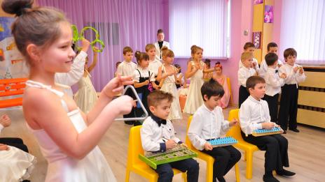Деца претвориха Доброто в стих, песен и танц (СНИМКИ)