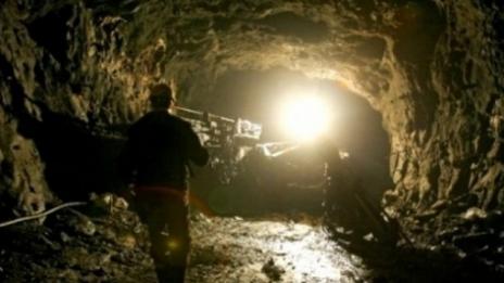 Заради заплати 25 миньори на 350 метра под земята 28 часа